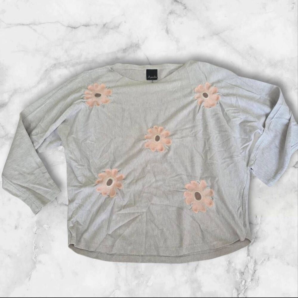 Aaeda Medium Flower Pullover Sweater